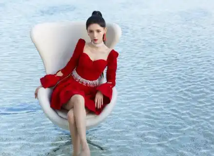 复古红到底有多惊艳joy秒变港风女郎,倪妮直接美成一幅画 复古红到底有多惊艳joy秒变港风女郎,倪妮直接美成一幅画