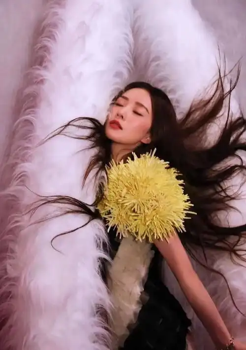 刘诗诗的侧颜撩人又性感,angelababy节目路透图流出 刘诗诗的侧颜撩人又性感,angelababy节目路透图流出