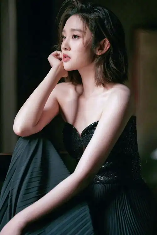 四川辣妹唐艺昕抹胸裙大赏,新时代玉女掌门人哦 四川辣妹唐艺昕抹胸裙大赏,新时代玉女掌门人哦