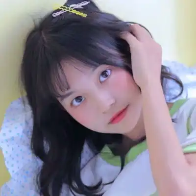  陈情绿色系女生闺蜜头像