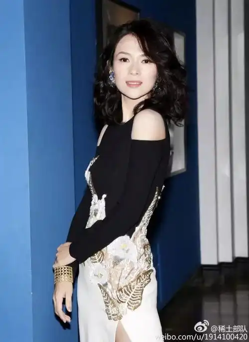  章子怡简直成了晒娃狂魔昨晚晒女儿照片,醒醒1岁啦网友赞越长越好看