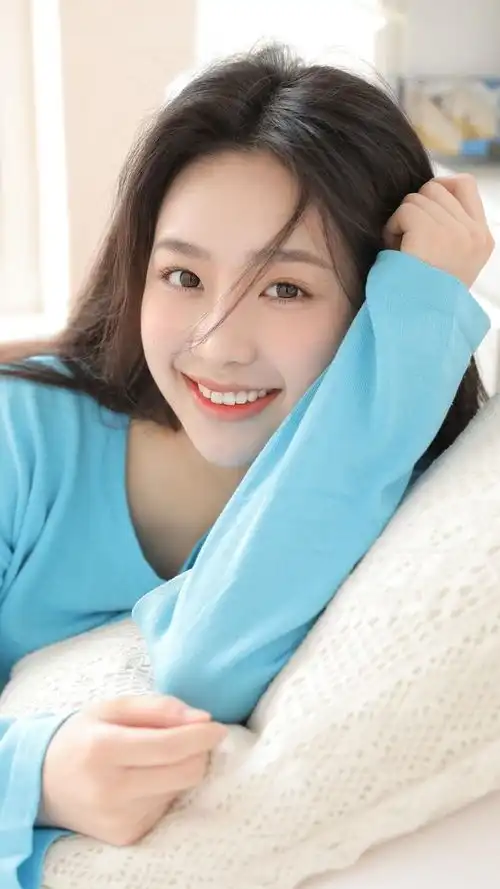  美女写真清纯女生居家休闲艺术照,美腿修长笑容治愈