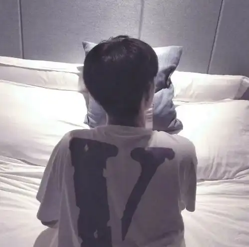 qq情侣头像不明显可爱