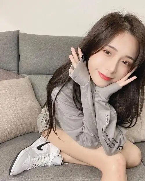  ins猫系女神,初恋女友的样子irisxiao