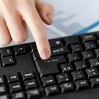  键盘和手的微信头像微信头像图片大全