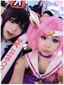  妹子最钟爱的粉红系列魔法少女拉克丝cos2