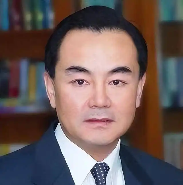  1988年邓公和王毅的一张珍贵合影,当年的新人已成优秀外交部部长