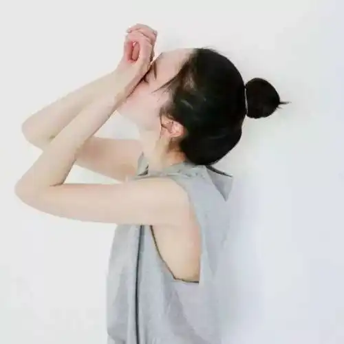  今天是他们的节日,可他们依然在路上