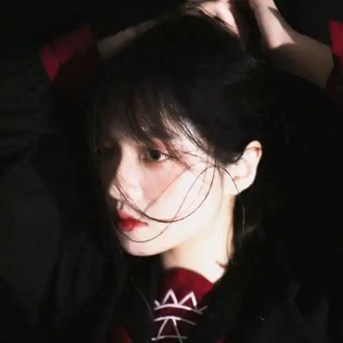 抑郁系伤感头像女生真人