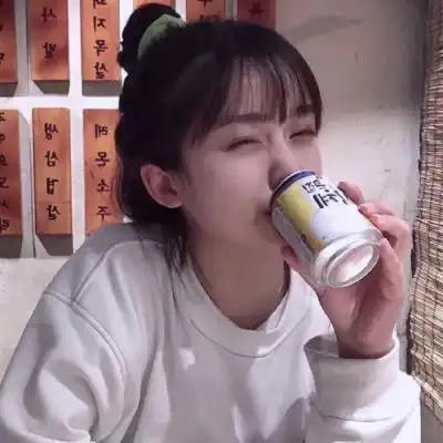  江孑真人潮流气质成熟稳重女头