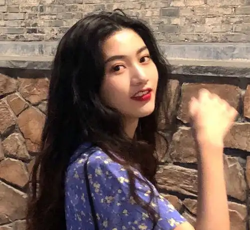 网红女生头像我要把温柔交付给能察觉我小情绪的男孩子 网红女生头像我要把温柔交付给能察觉我小情绪的男孩子