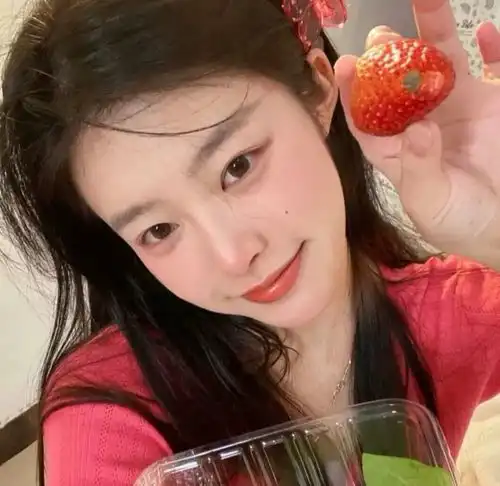 招桃花温柔小众真人女生头像316 招桃花温柔小众真人女生头像316