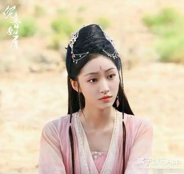 还记得琉璃里的小银花吗她和宋祖儿吴磊同班 还记得琉璃里的小银花吗她和宋祖儿吴磊同班