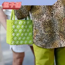  种草大s的草莓包夏日少女感全靠ta