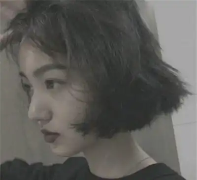 一瞬间击中你的文案在别人眼中,我崩溃的原因总是微不足道的 一瞬间击中你的文案在别人眼中,我崩溃的原因总是微不足道的