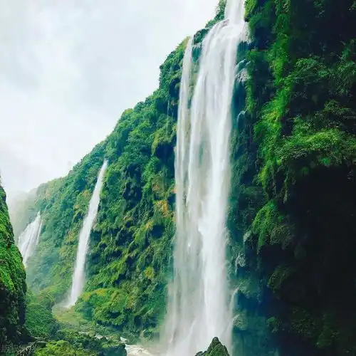 夏日炎炎,何以解暑,壮丽的10个瀑布群,一秒穿越清凉 夏日炎炎,何以解暑,壮丽的10个瀑布群,一秒穿越清凉