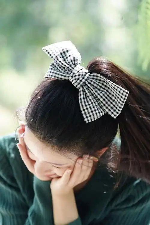 陈瑶绿色系阳光写真温暖治愈扎高马尾系蝴蝶结甜美可人 陈瑶绿色系阳光写真温暖治愈扎高马尾系蝴蝶结甜美可人