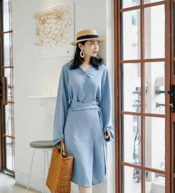 论配色不得不服三木,她的蓝色系搭配,青春又洋气,上身更有气质 论配色不得不服三木,她的蓝色系搭配,青春又洋气,上身更有气质