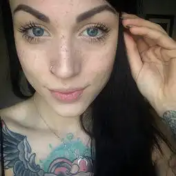  原来不完美才是真流行欧美少女都在疯的雀斑刺青