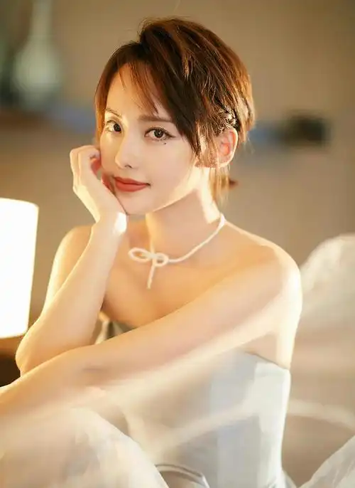 四川的女星很美呀这5位女星个个貌美如花,你最喜欢谁 四川的女星很美呀这5位女星个个貌美如花,你最喜欢谁