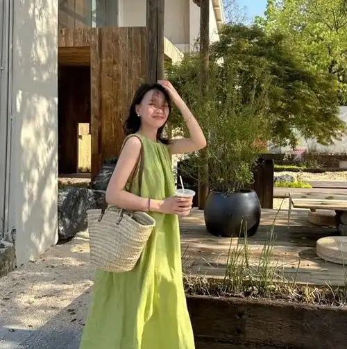  夏天多穿绿色,显白又高级