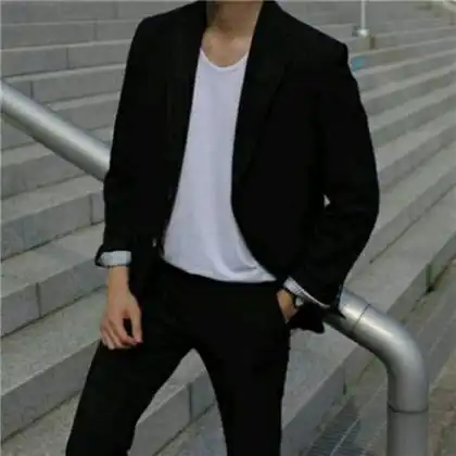 吸引寂寞女人的微信头像男生半身不露脸穿着打扮很时尚的 吸引寂寞女人的微信头像男生半身不露脸穿着打扮很时尚的