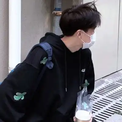 甜美系女头像侧脸男生