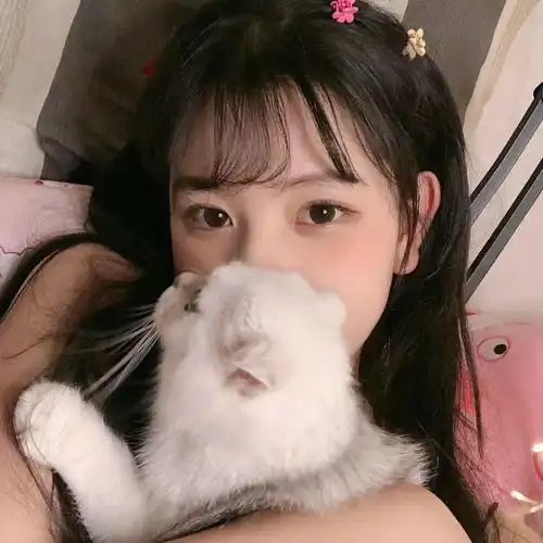  头像是不是把所有委屈咽下去才显得懂事一些