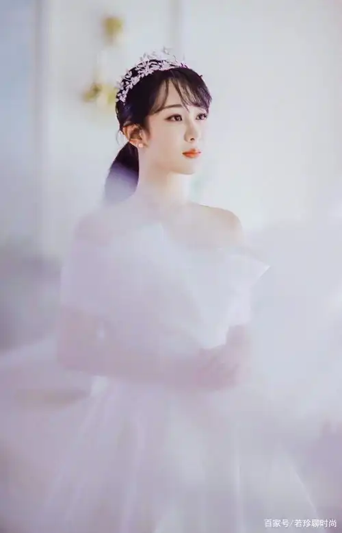 杨紫的身材真的很好,穿婚纱都能上热搜,气质又可爱又高级 杨紫的身材真的很好,穿婚纱都能上热搜,气质又可爱又高级