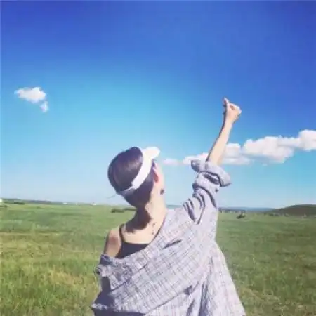 唯美有意境一男一女情侣头像阳光很懒你很好看 唯美有意境一男一女情侣头像阳光很懒你很好看