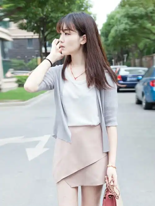 女生需要的基本款的秋装有哪些 女生需要的基本款的秋装有哪些