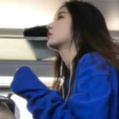  蓝色系头像女生图片2020好看可爱网图女生头像