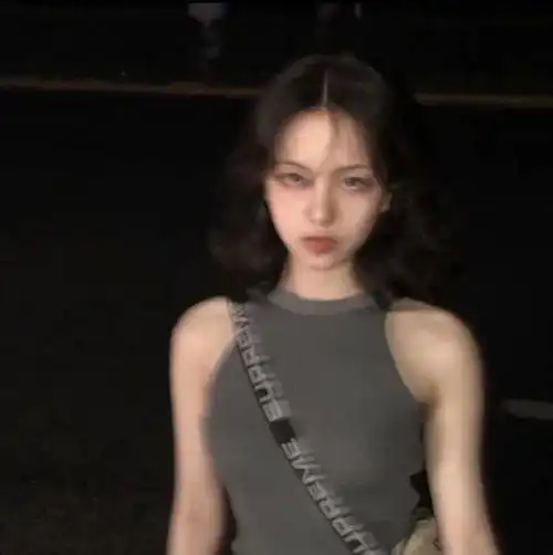 头像女霸气黑色系女生杨