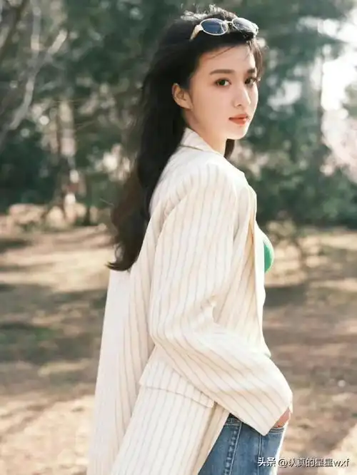 港风氛围感大美女王楚然 港风氛围感大美女王楚然