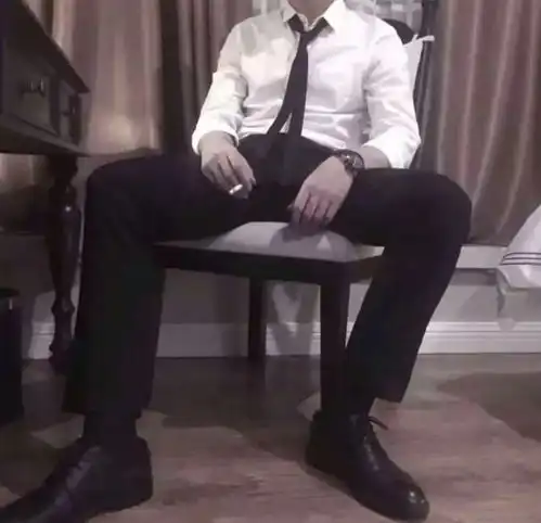  80后男导演横店被潜,遭富商玩弄,潜逃加拿大,找女留学生代孕