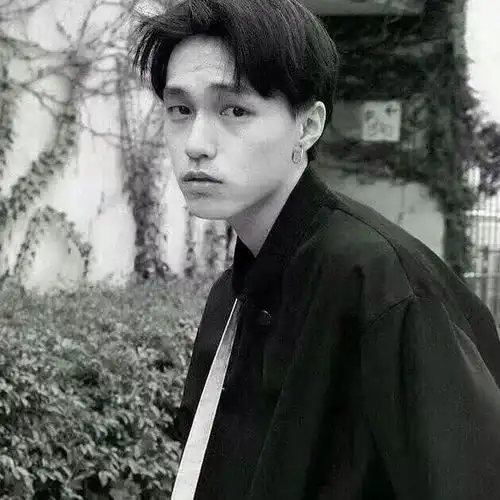  真人男生头像我从来不后悔,怎么看都是失去我的人更亏才对