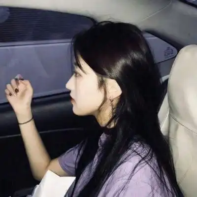  二十岁小姐姐头像