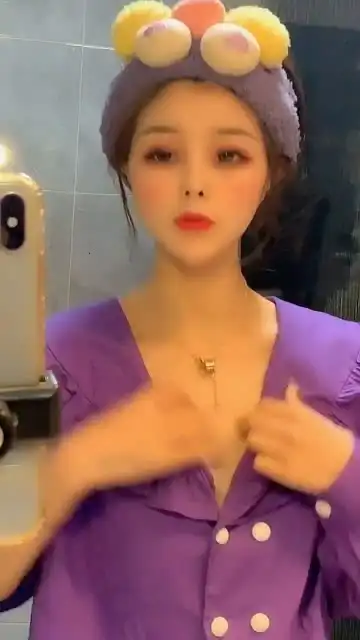  紫色是显高贵的颜色,红色大气,粉色仙气,绿色清爽,蓝色干净,白色清纯