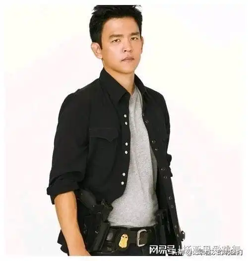  约翰赵是一个华裔男演员,型男风格男人味十足哦