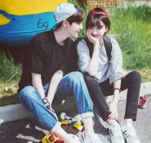 情侣聊天时,最冷漠的回答并不是呵呵,这3个字最扎心 情侣聊天时,最冷漠的回答并不是呵呵,这3个字最扎心