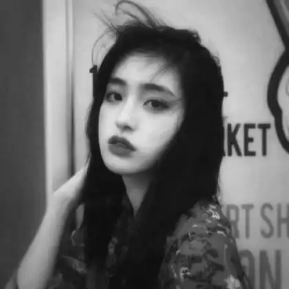  丧系女生头像黑白,心里确是满腔酸楚的女生