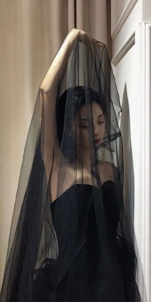  有没有你认为好看的全面屏小姐姐壁纸