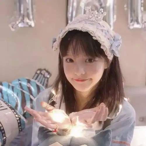  真人女头一看就很活泼的女生头像