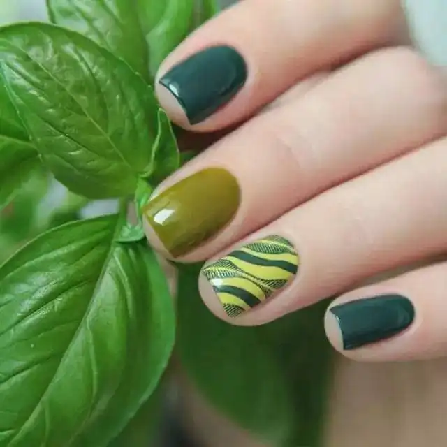  超适合夏末秋初的绿色系美甲,每款都好喜欢