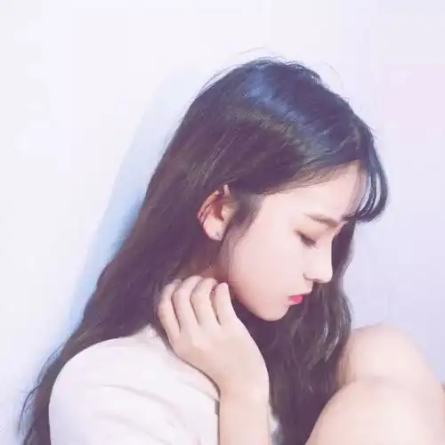 甜美系女头像侧脸小女人