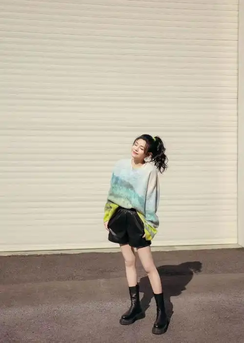 陈妍希终于选对衣服了毛衣配二分裤,显瘦又洋气 陈妍希终于选对衣服了毛衣配二分裤,显瘦又洋气