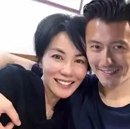  王菲家中黑猫疑似谢霆锋爱宠,引人猜测,网友同居了
