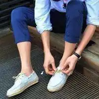  白衬衫背影情侣头像心在你那怎么忍住不想你