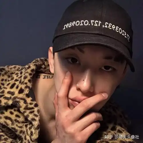  超级好看的男生头像