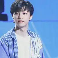  陈立农卡通头像粉红色微信头像图片大全